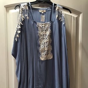 Beautiful Blouse Shirt cold shoulder